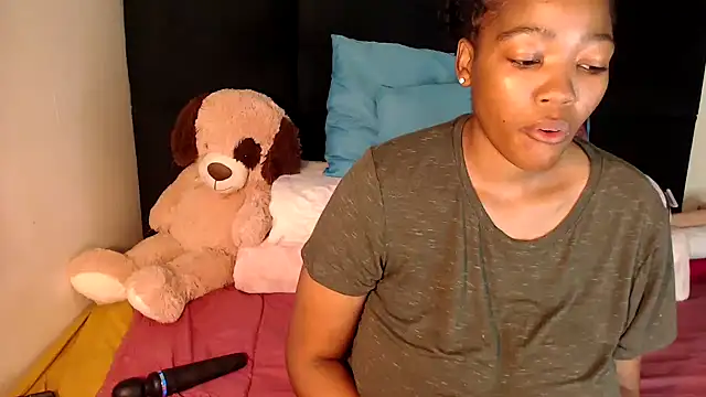 Busty-Londie online show from February 26, 4:40 pm