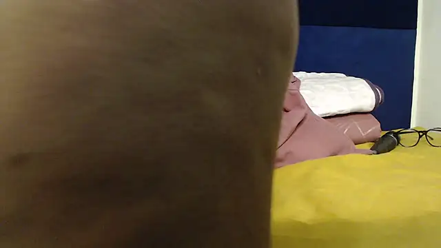 Snapshot of Busty-Londie chatting on March 20, 8:40 pm Busty-Londie online show from March 20, 8:40 pm
