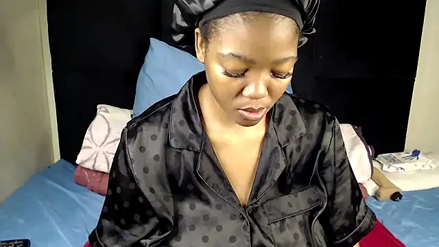 Busty-Londie online show from December 3, 9:25 pm