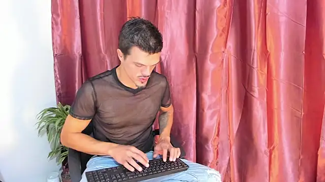 Snapshot of DonyBrown chatting on September 21, 2:49 am DonyBrown online show from September 21, 2:49 am