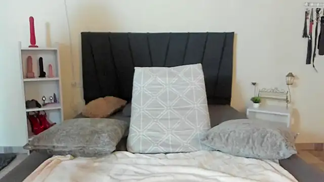 Kimberly lozano online show from January 7, 11:15 am