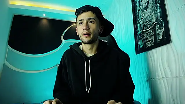 Snapshot of jeysexyboy_2 chatting on December 10, 3:30 am jeysexyboy 2 online show from December 10, 3:30 am