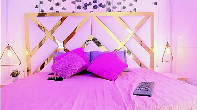 Pammela Colins online show from January 3, 4:06 pm