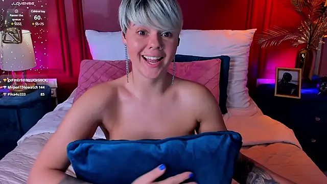 Snapshot of Lady_AliBi chatting on February 11, 7:27 pm Lady AliBi online show from February 11, 7:27 pm