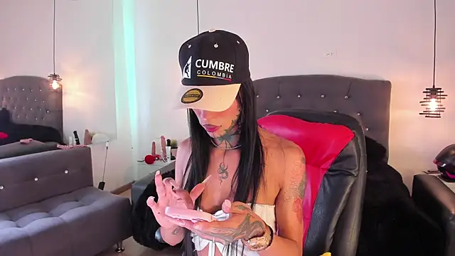 Snapshot of anne_parker chatting on December 3, 2:27 pm anne parker online show from December 3, 2:27 pm