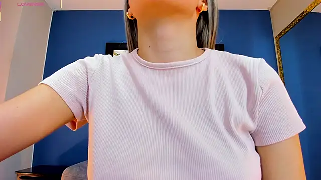 miacarperr1 online show from February 22, 11:35 pm