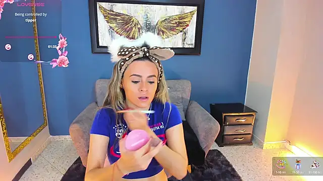 miacarperr1 online show from March 22, 8:59 pm