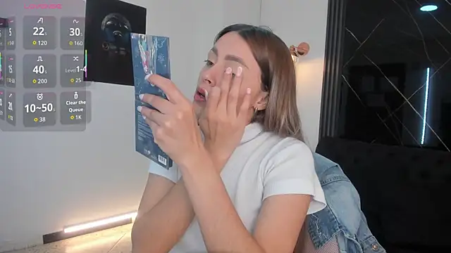 Snapshot of miacarperr1 chatting on December 22, 9:04 pm miacarperr1 online show from December 22, 9:04 pm