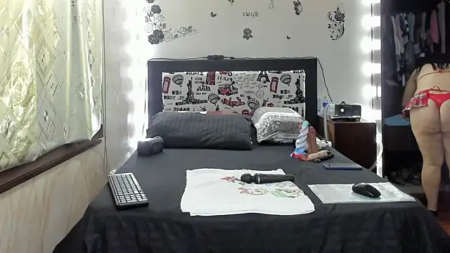 Rachell 111 online show from December 21, 9:44 am