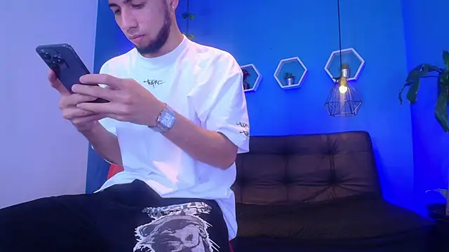 Snapshot of jhon_ath chatting on November 27, 3:18 am jhon ath online show from November 27, 3:18 am