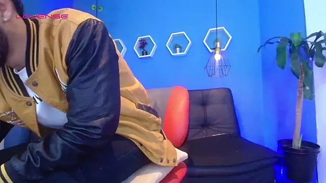 Snapshot of jhon_ath chatting on October 22, 3:17 am jhon ath online show from October 22, 3:17 am