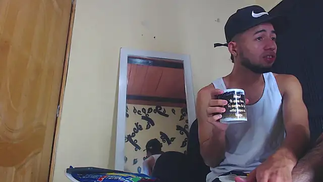 Snapshot of jhon_ath chatting on November 20, 4:18 pm jhon ath online show from November 20, 4:18 pm