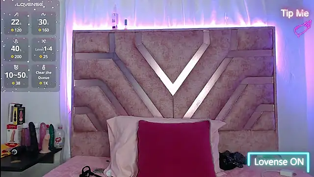 Scarlett Jhones- online show from December 6, 11:38 am