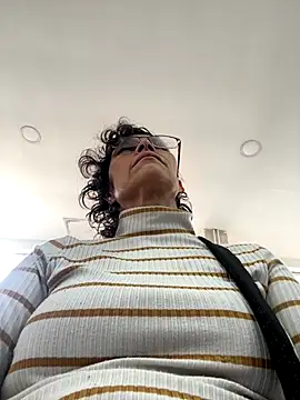 MireyaTorresGu online show from January 6, 2:21 pm