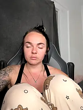 yorkshiregal online show from October 21, 7:46 pm