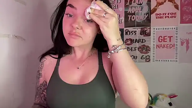 yorkshiregal online show from April 15, 7:36 am