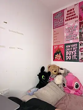 yorkshiregal online show from April 7, 7:21 am