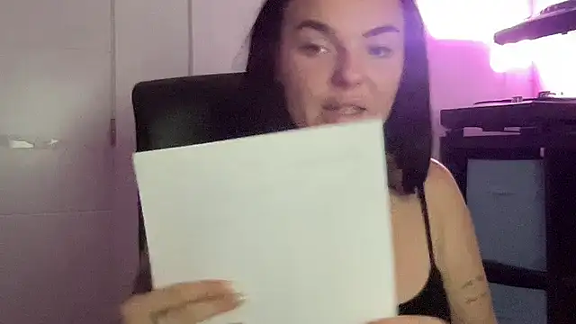 yorkshiregal online show from November 19, 2:39 pm