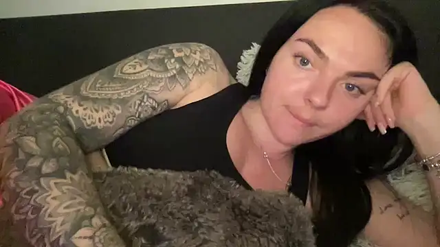 yorkshiregal online show from February 21, 8:33 pm