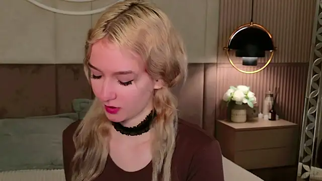 Snapshot of NaomiLoys chatting on February 25, 4:46 pm NaomiLoys online show from February 25, 4:46 pm