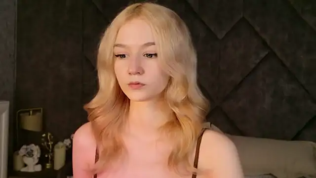 NaomiLoys online show from February 23, 10:49 am