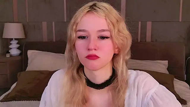 Snapshot of NaomiLoys chatting on March 8, 2:55 am NaomiLoys online show from March 8, 2:55 am