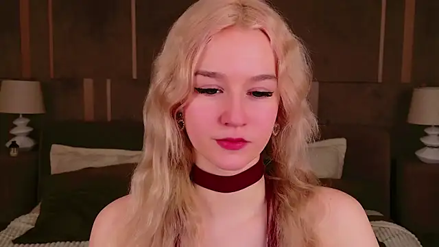 Snapshot of NaomiLoys chatting on March 22, 3:30 am NaomiLoys online show from March 22, 3:30 am