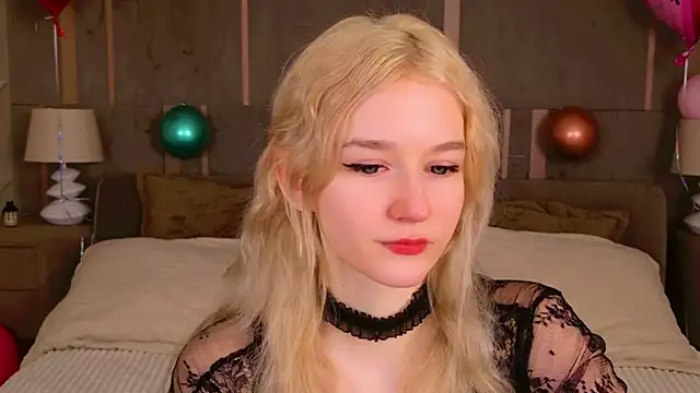 Snapshot of NaomiLoys chatting on February 14, 8:26 pm NaomiLoys online show from February 14, 8:26 pm