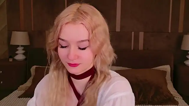 Snapshot of NaomiLoys chatting on March 23, 2:04 am NaomiLoys online show from March 23, 2:04 am