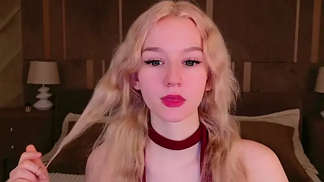 Snapshot of NaomiLoys chatting on March 22, 3:42 pm NaomiLoys online show from March 22, 3:42 pm