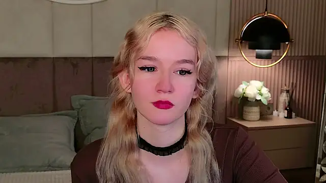 Snapshot of NaomiLoys chatting on February 25, 8:42 pm NaomiLoys online show from February 25, 8:42 pm