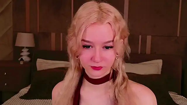 Snapshot of NaomiLoys chatting on March 21, 9:01 pm NaomiLoys online show from March 21, 9:01 pm