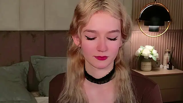 Snapshot of NaomiLoys chatting on February 26, 2:08 am NaomiLoys online show from February 26, 2:08 am