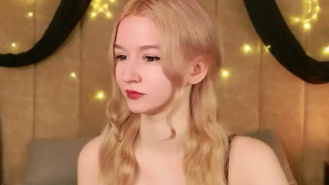 NaomiLoys online show from February 17, 10:45 am