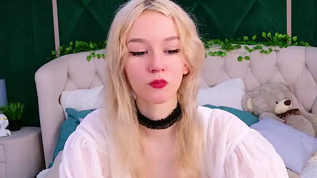 Snapshot of NaomiLoys chatting on March 6, 8:48 pm NaomiLoys online show from March 6, 8:48 pm