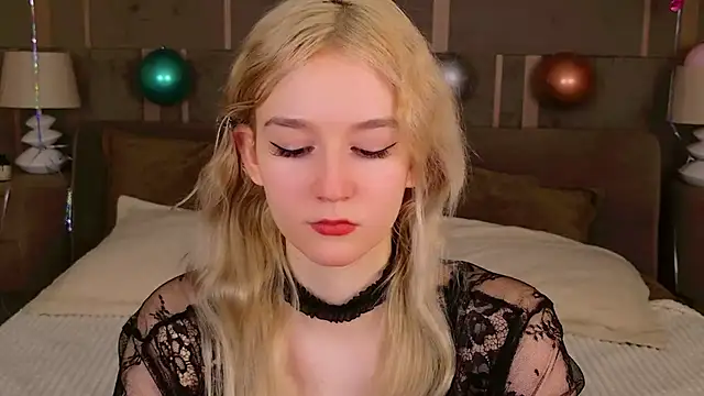 Snapshot of NaomiLoys chatting on February 15, 10:52 pm NaomiLoys online show from February 15, 10:52 pm