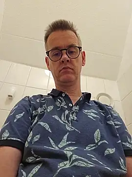 Snapshot of Hectorthyssen1 chatting on July 12, 11:22 am Hectorthyssen1 online show from July 12, 11:22 am