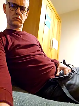 Snapshot of Hectorthyssen1 chatting on February 14, 11:20 pm Hectorthyssen1 online show from February 14, 11:20 pm