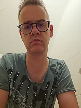 Snapshot of Hectorthyssen1 chatting on June 21, 6:46 pm Hectorthyssen1 online show from June 21, 6:46 pm