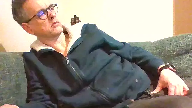 Snapshot of Hectorthyssen1 chatting on March 3, 11:35 pm Hectorthyssen1 online show from March 3, 11:35 pm