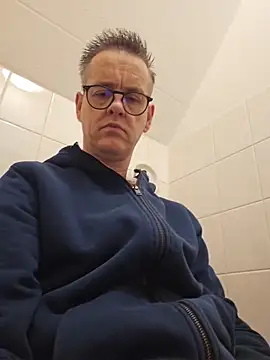 Hectorthyssen1 online show from March 15, 1:07 pm