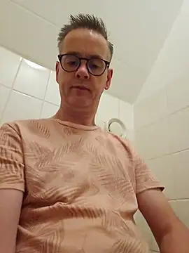 Snapshot of Hectorthyssen1 chatting on July 18, 1:52 pm Hectorthyssen1 online show from July 18, 1:52 pm