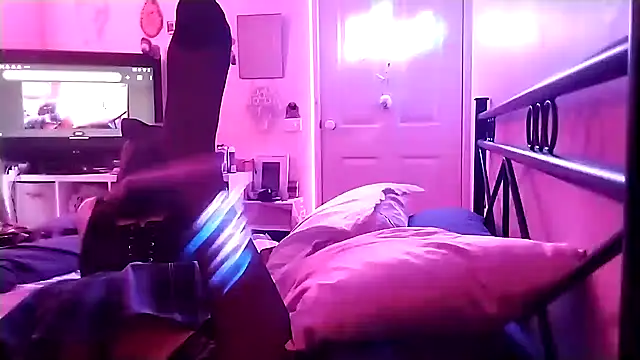 Snapshot of ingrid1982 chatting on February 3, 5:56 pm ingrid1982 online show from February 3, 5:56 pm