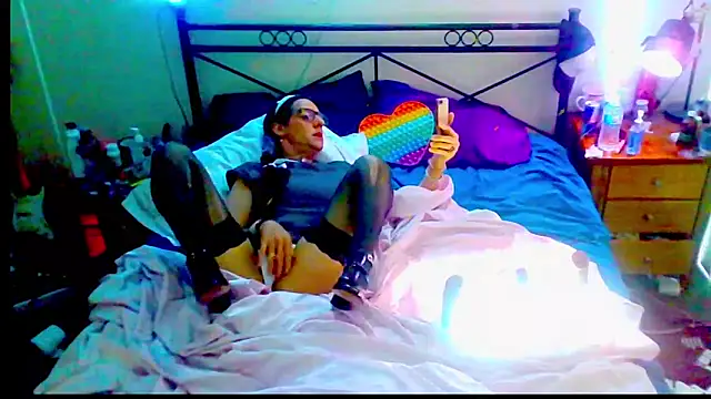 Snapshot of ingrid1982 chatting on November 8, 8:34 pm ingrid1982 online show from November 8, 8:34 pm