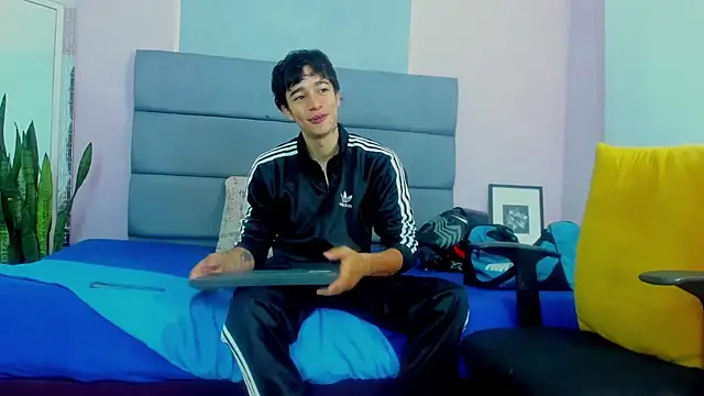 Zacktk7 online show from February 8, 2:38 pm