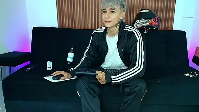 Zacktk7 online show from March 7, 11:05 pm