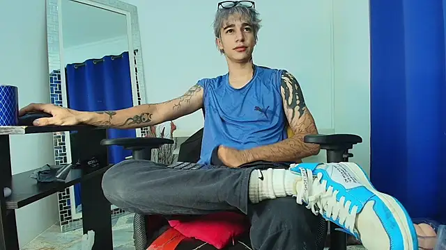 Zacktk7 online show from March 6, 6:05 pm