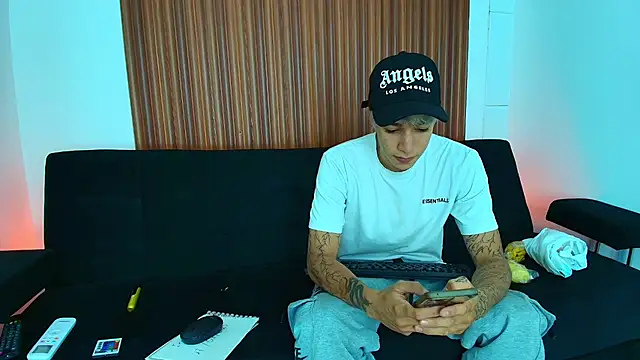 Zacktk7 online show from February 25, 8:00 pm