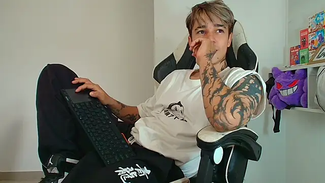 Zacktk7 online show from February 3, 8:25 pm