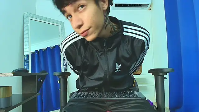 Zacktk7 online show from February 19, 8:31 pm